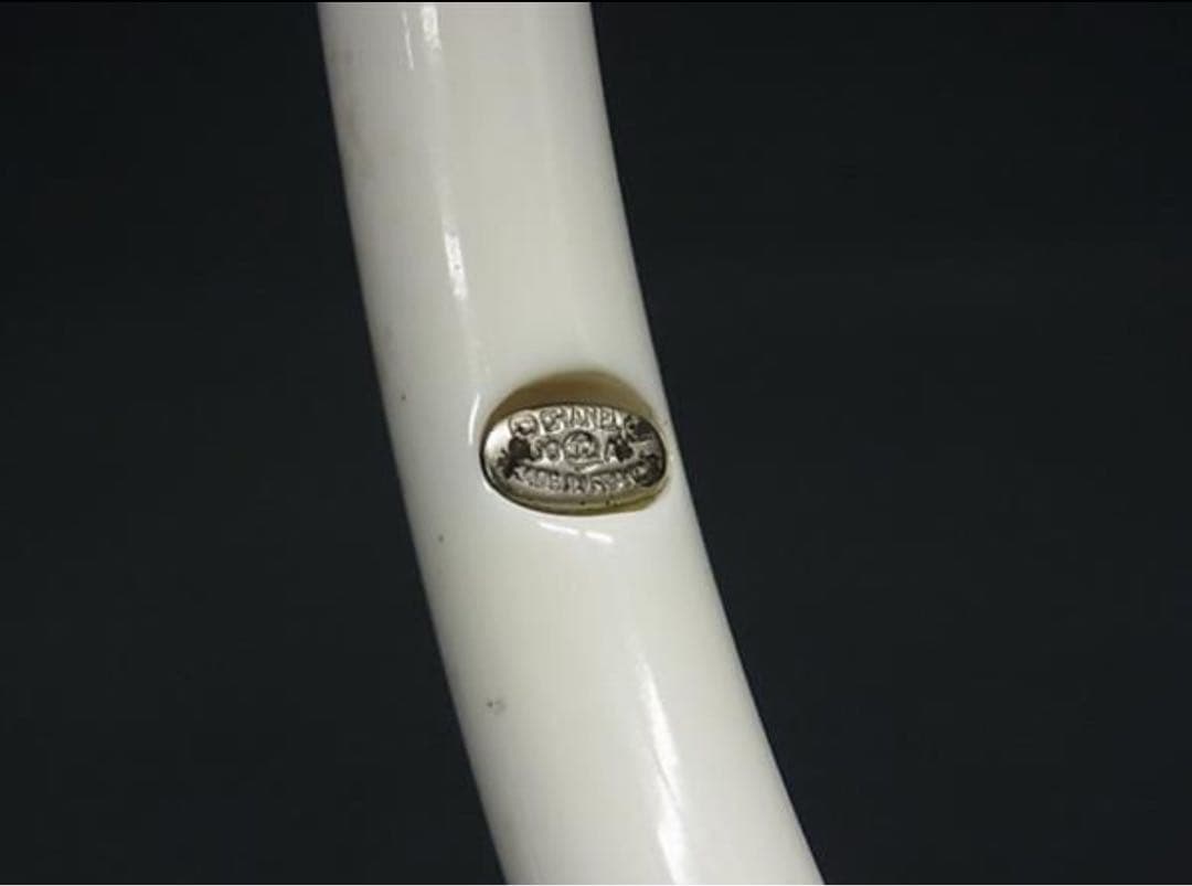美品☆シャネル☆バングル ロゴ　ブレスレット ココマーク ラインストーン 白