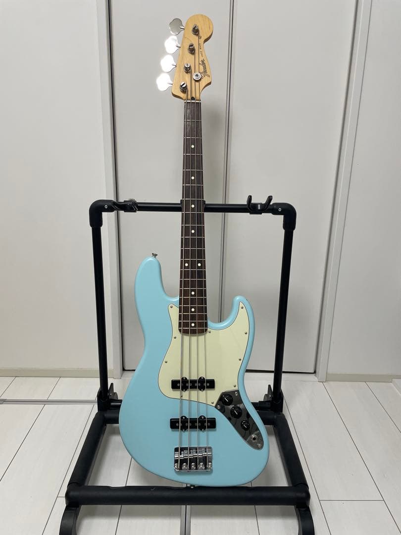 ベース Fender Junior Jazz Bass Made in Japan