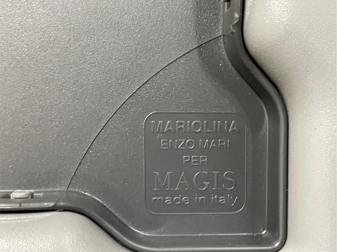 ３脚セット　Magis MARIOLINA ダイニングチェア スタッキング