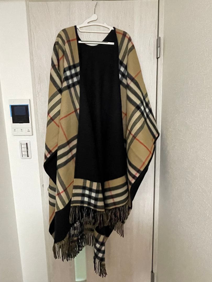 バーバリー　Burberryケープ　リバーシブル　ウールカシミヤ　正規品タグ付き