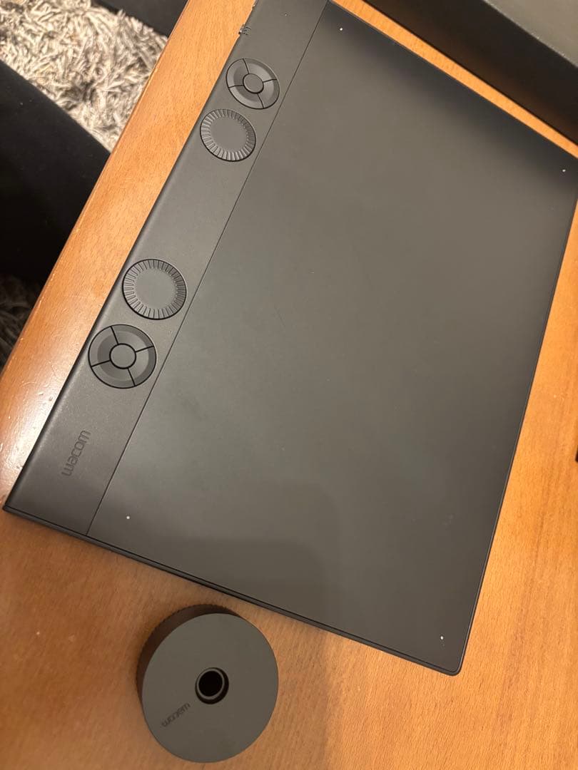 Wacom Intuos Pro medium（型番:TPTK670K0C）