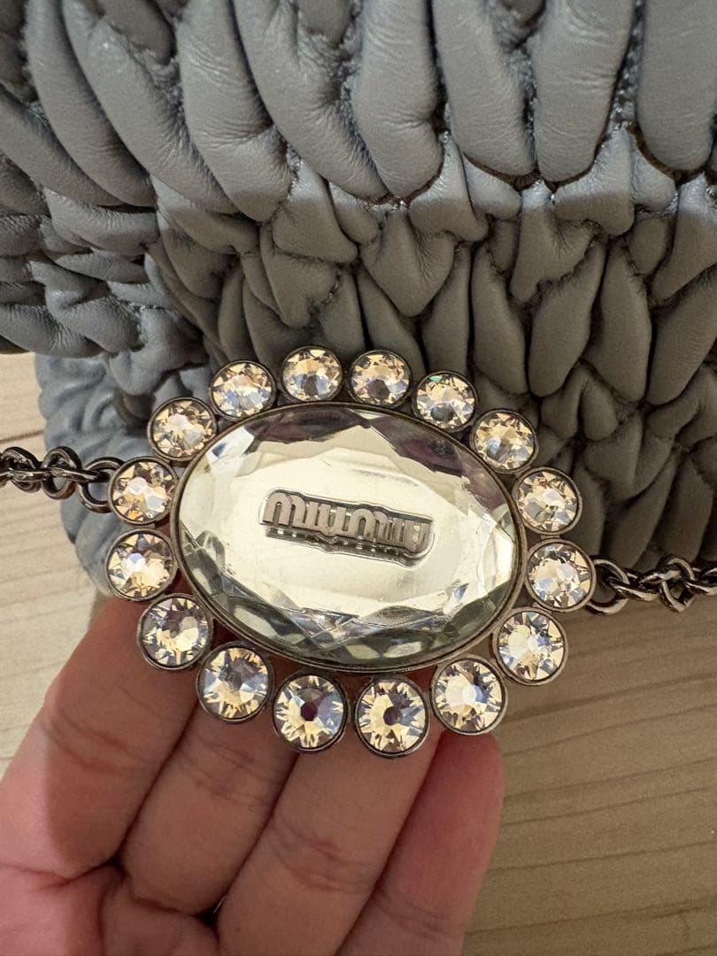 最終値下 miumiu ハンドバッグ ナッパクリスタル マトラッセ ライトグレー