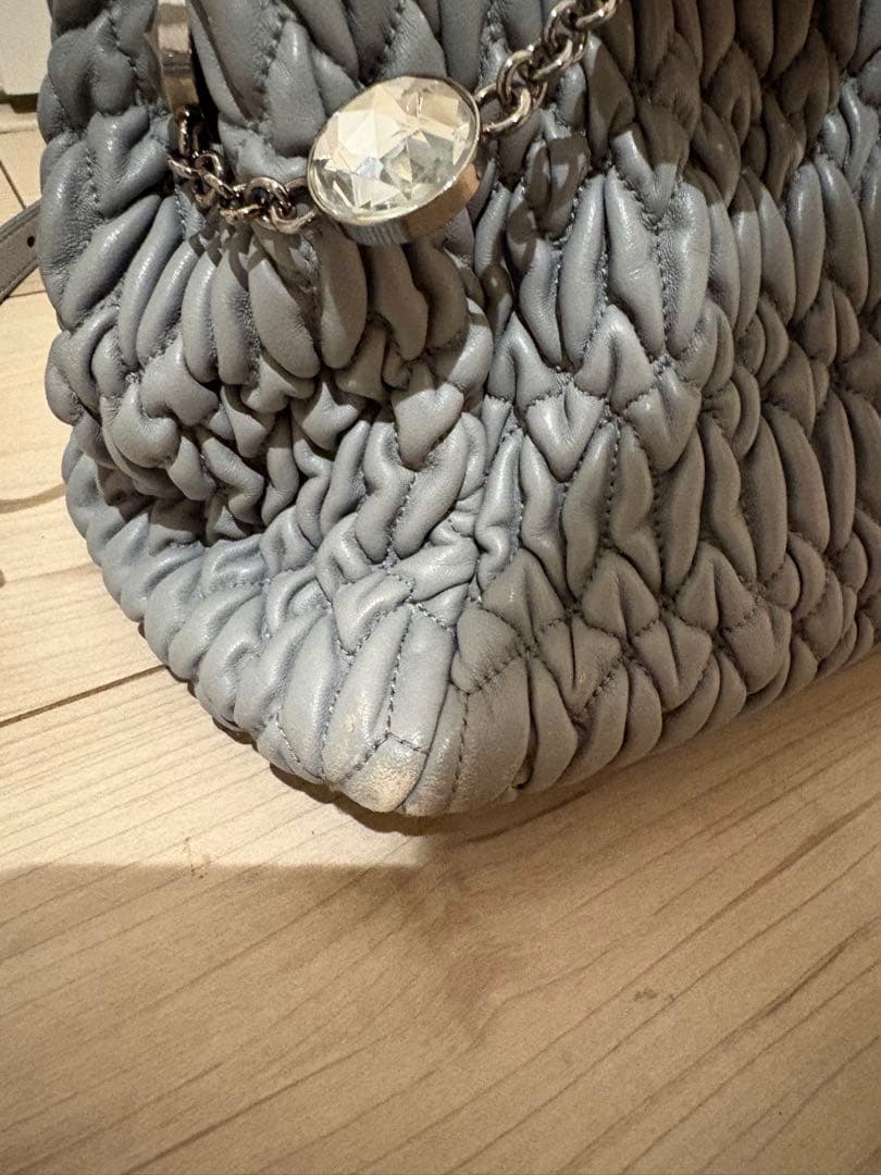 最終値下 miumiu ハンドバッグ ナッパクリスタル マトラッセ ライトグレー