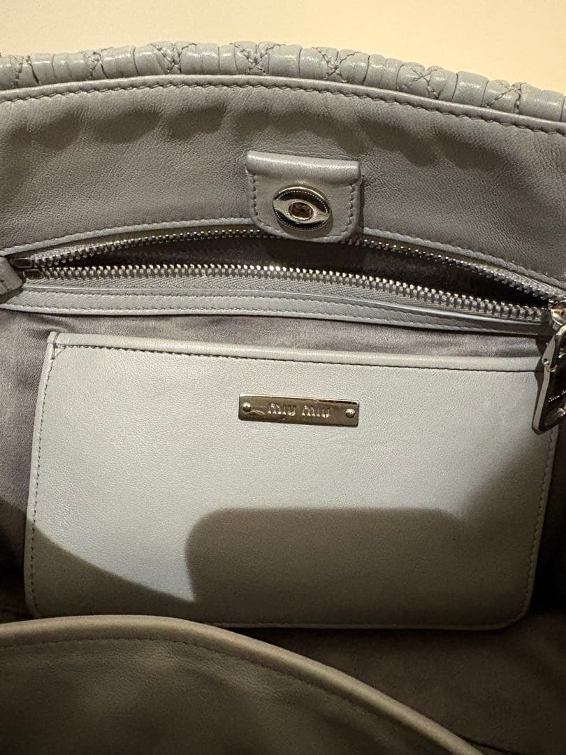 最終値下 miumiu ハンドバッグ ナッパクリスタル マトラッセ ライトグレー