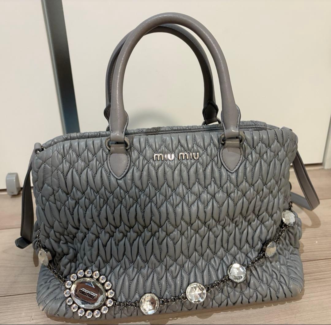 最終値下 miumiu ハンドバッグ ナッパクリスタル マトラッセ ライトグレー