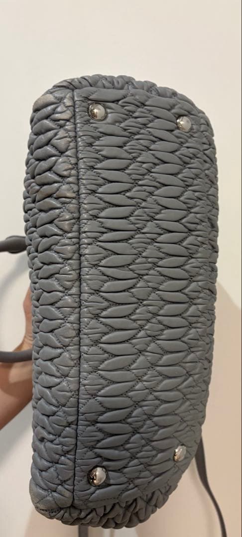 最終値下 miumiu ハンドバッグ ナッパクリスタル マトラッセ ライトグレー