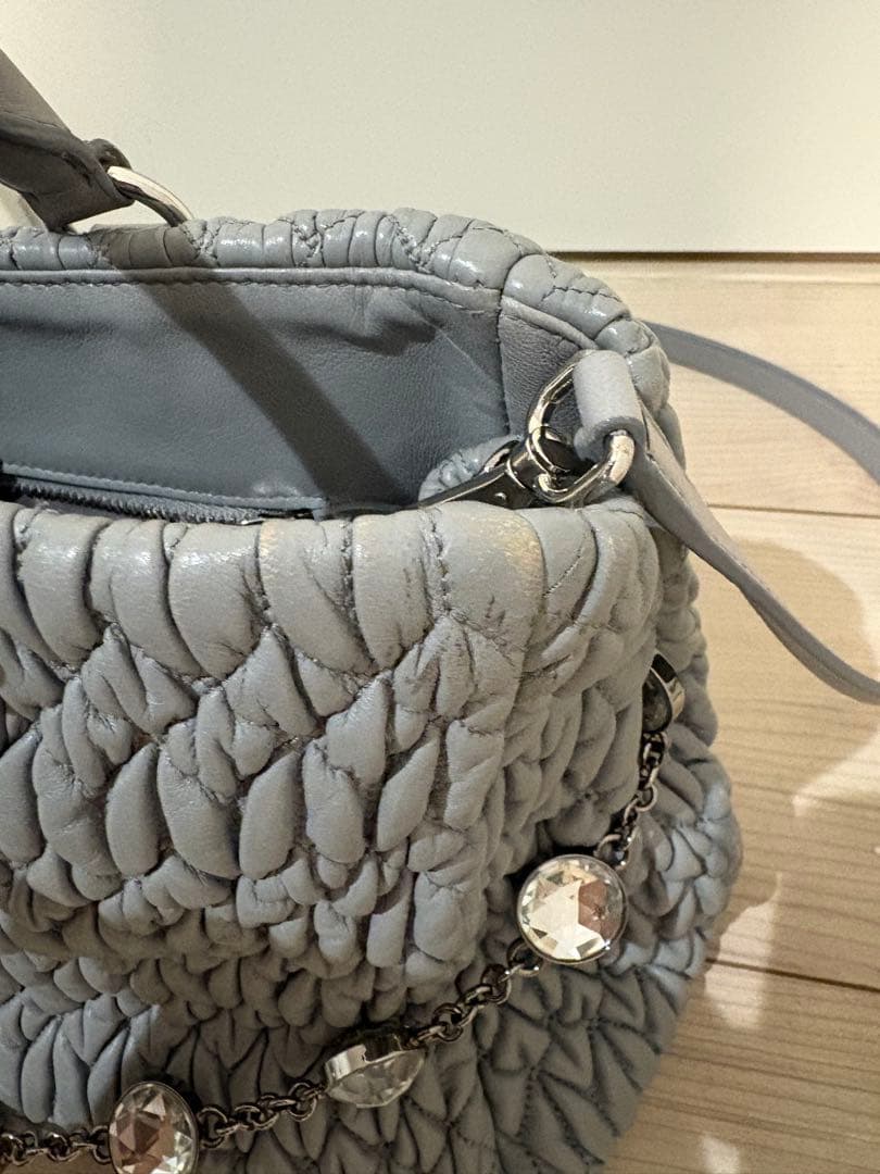 最終値下 miumiu ハンドバッグ ナッパクリスタル マトラッセ ライトグレー
