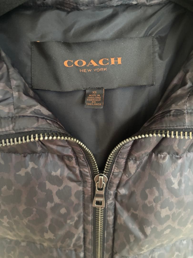 COACH ☆ヒョウ柄☆ファー付きダウンベスト