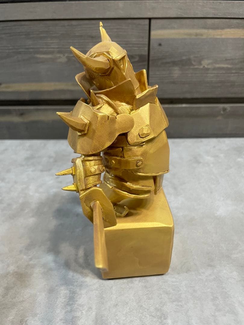 クラクラ 金のペッカ像(希少種)