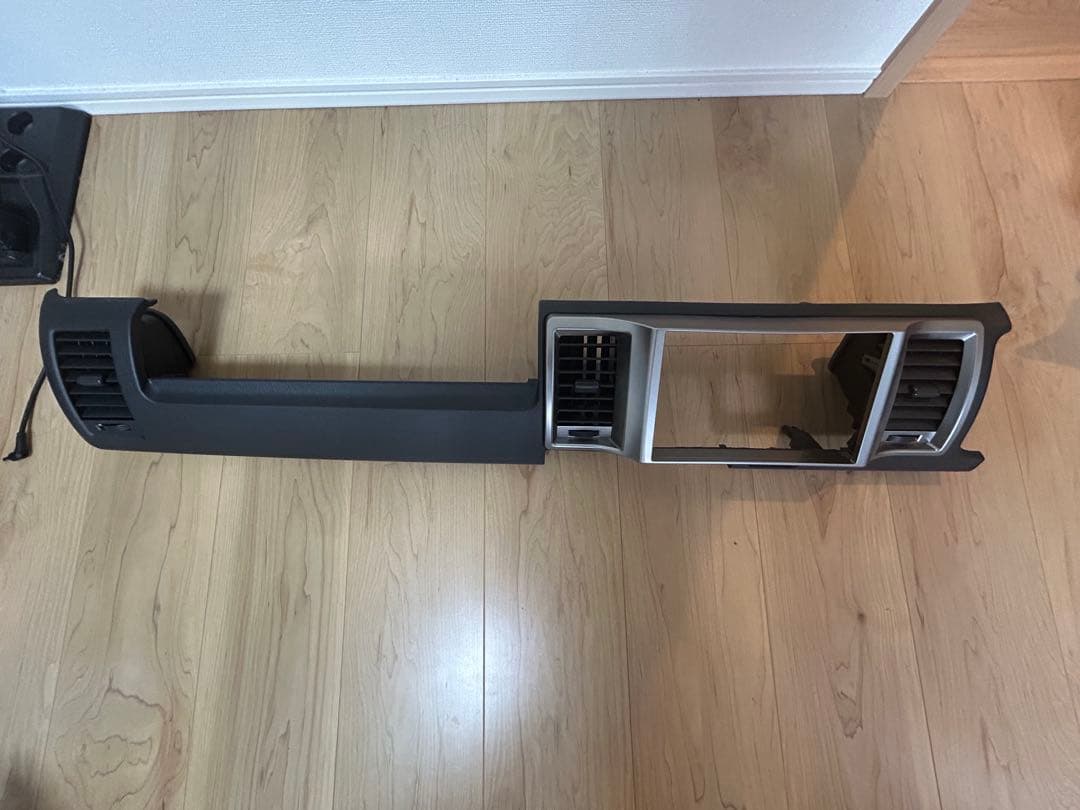 6月21日までけ限定値下げ　ハイエース　ダッシュボードパネル ブラック