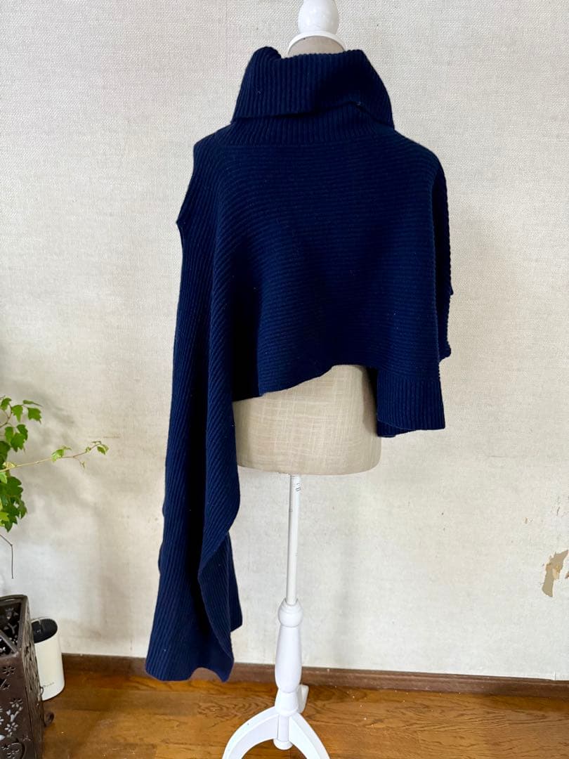 リミフゥ　ネイビー タートルネック ポンチョ