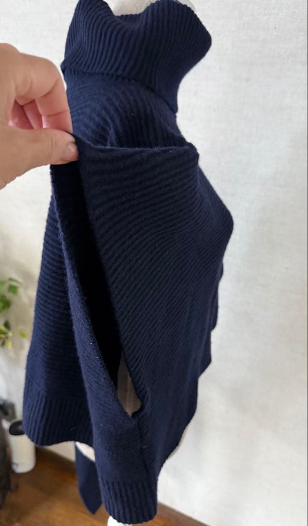 リミフゥ　ネイビー タートルネック ポンチョ