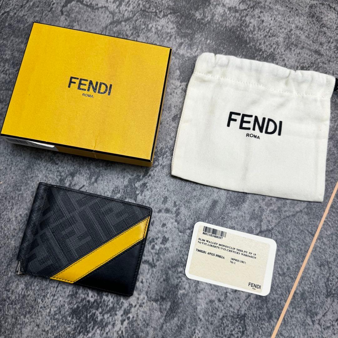 美品✨フェンディ マネークリップ ズッカ ダイアゴナル 折り財布 黒