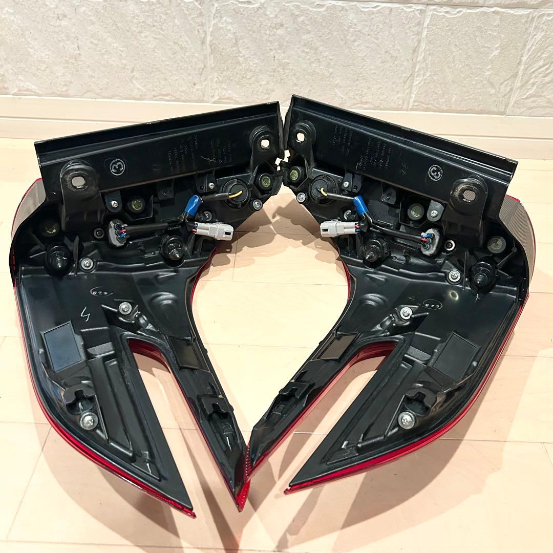 【美品】30アルファード前期 テールランプ セット 純正品