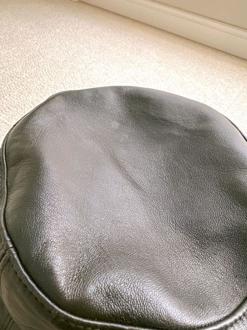 滝沢眞規子さん紹介　ヘレンカミンスキー　レザー バケットハット 黒