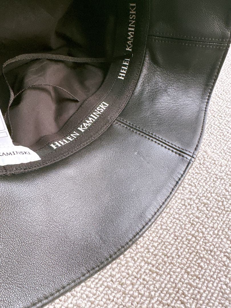 滝沢眞規子さん紹介　ヘレンカミンスキー　レザー バケットハット 黒