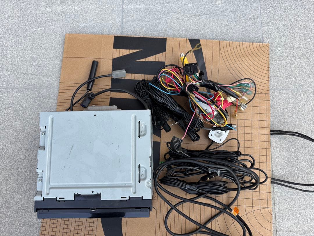 Pioneer AVIC-ZH0009 Bluetoothカーナビ