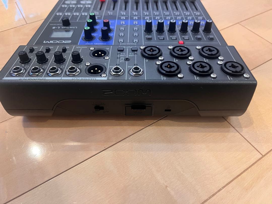 ZOOM LiveTrak L-8 デジタルミキサー zoom L8