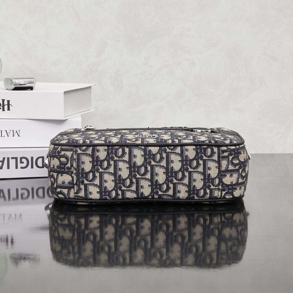 美品キャンバス × レザー　ショルダーバッグ　メッセンジャーバッグ