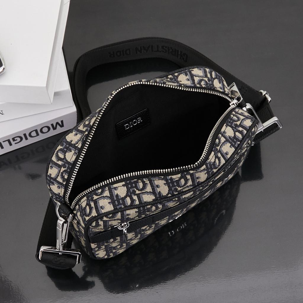 美品キャンバス × レザー　ショルダーバッグ　メッセンジャーバッグ