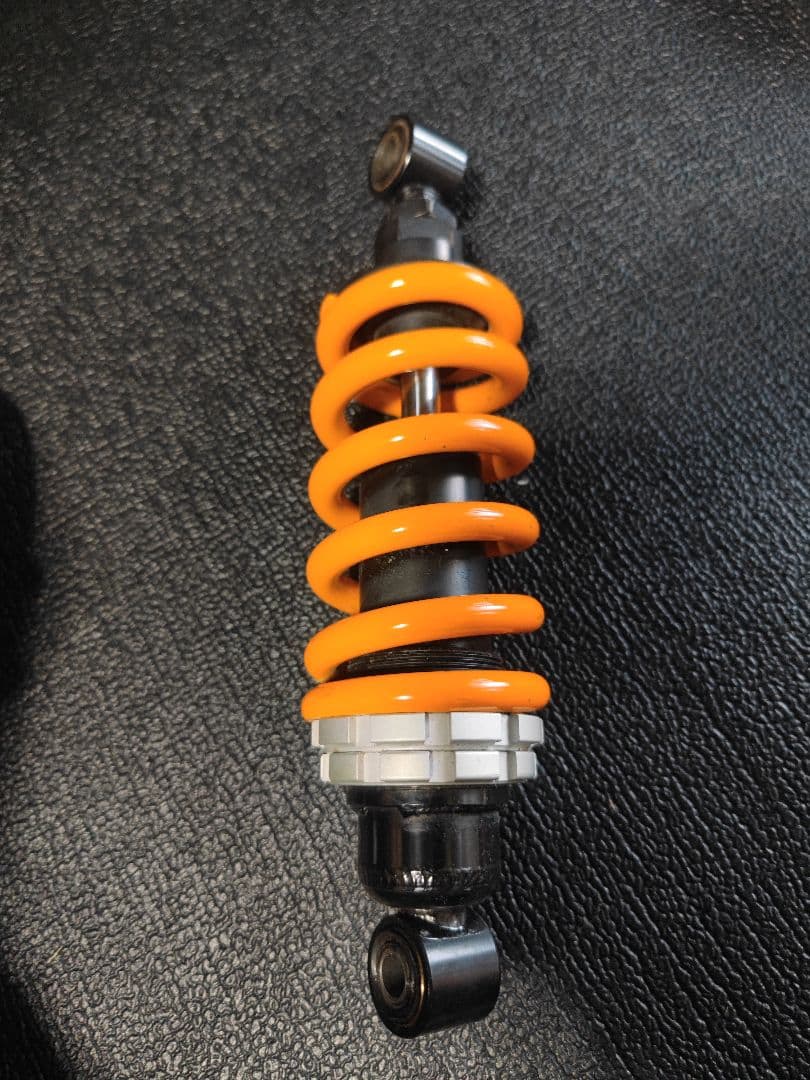 【マサヒコ様】 デイトナ グロム 強化リアサス 車高調整