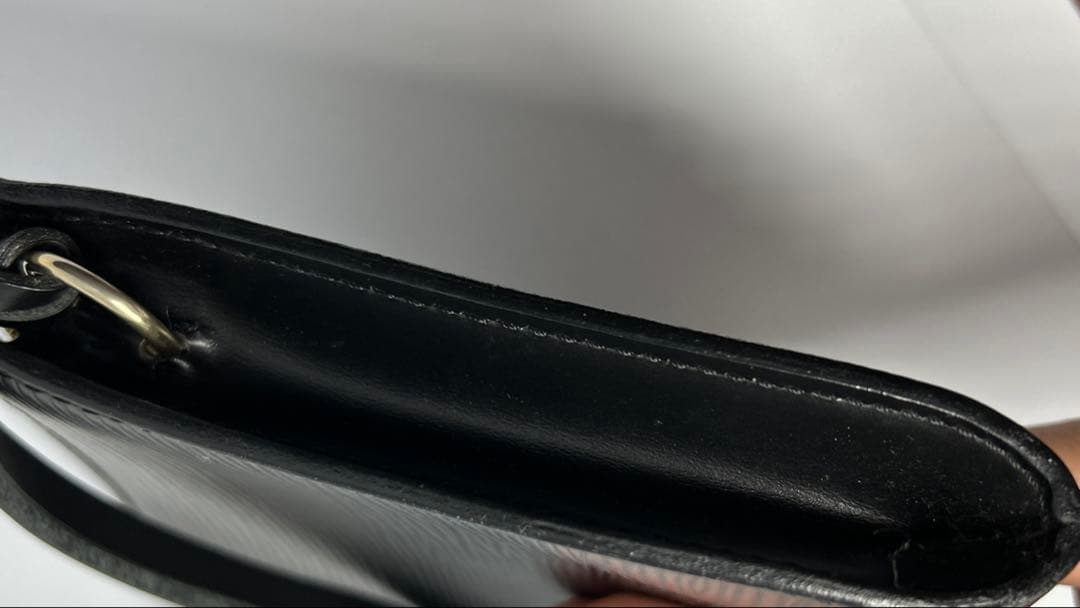 ルイ ヴィトン LOUIS VUITTON アクセソワール エピレザー