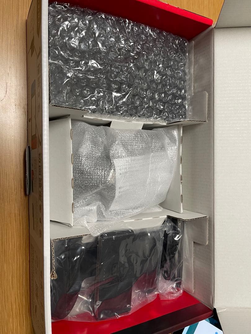 ☆*☆様 新型Nintendo Switch 本体 青/赤 Joy-Con付き