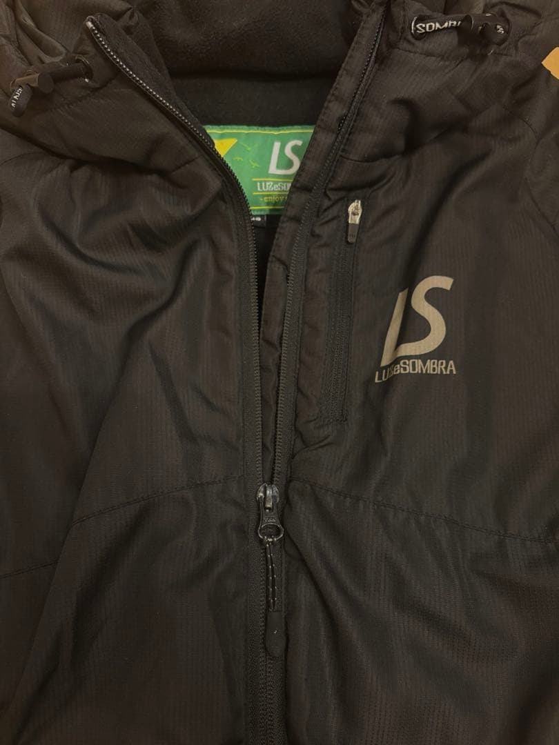 とみー　ルースイソンブラ