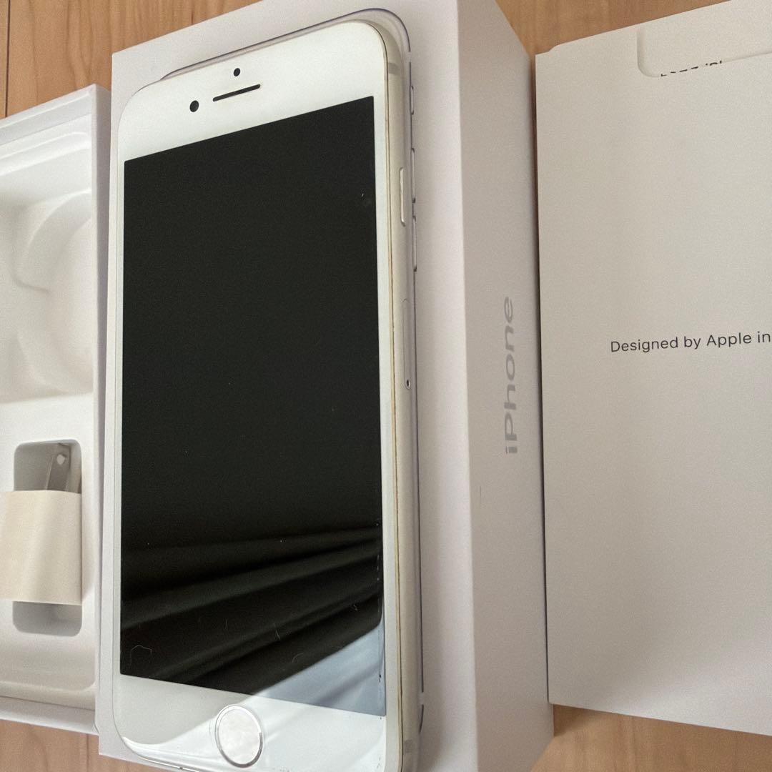 iPhone 8 64GB シルバー　箱有り