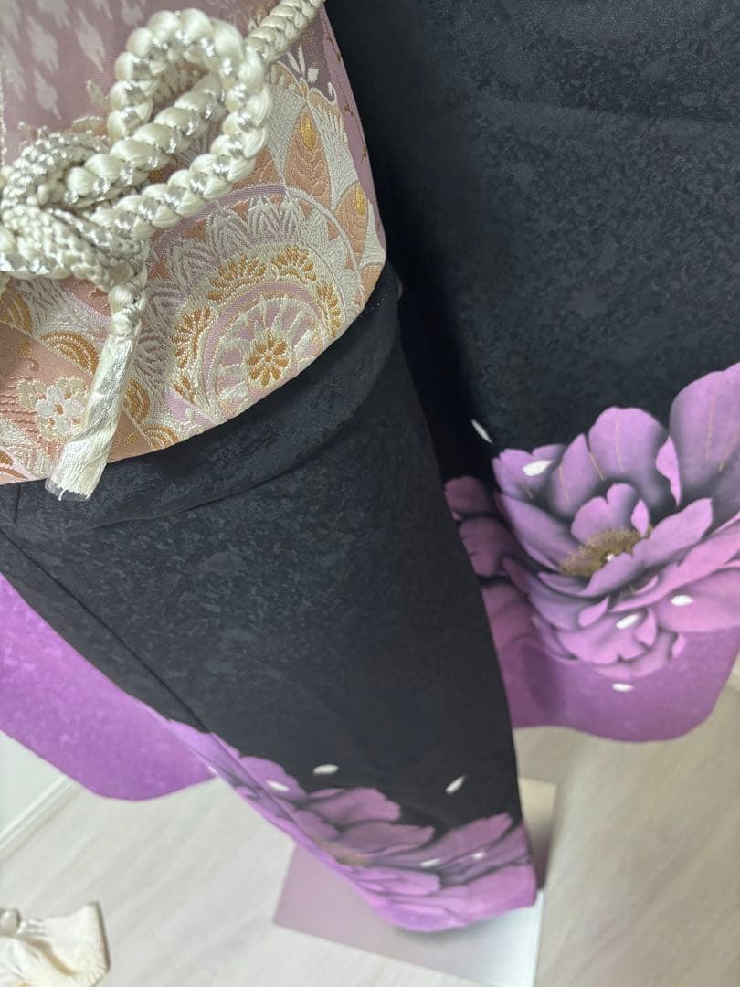 正絹　豪華振袖フルセット　大輪　牡丹　薄紫 ピンク　黒地　紫と黒 花柄