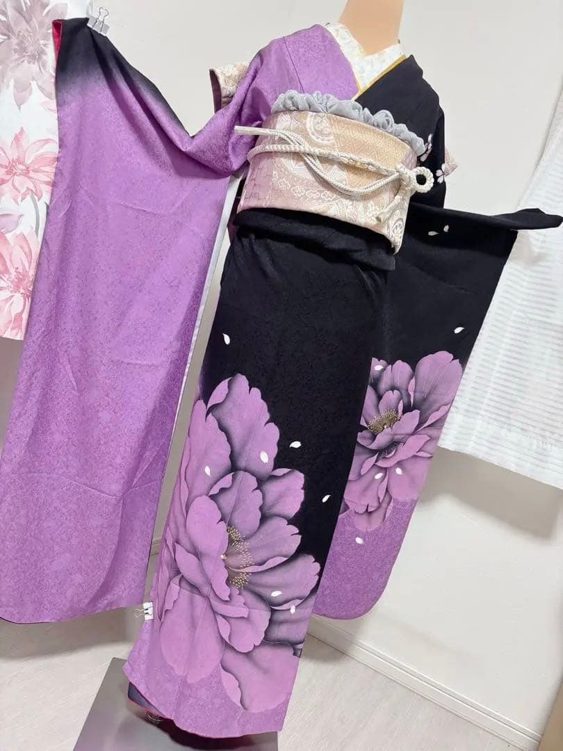 正絹　豪華振袖フルセット　大輪　牡丹　薄紫 ピンク　黒地　紫と黒 花柄