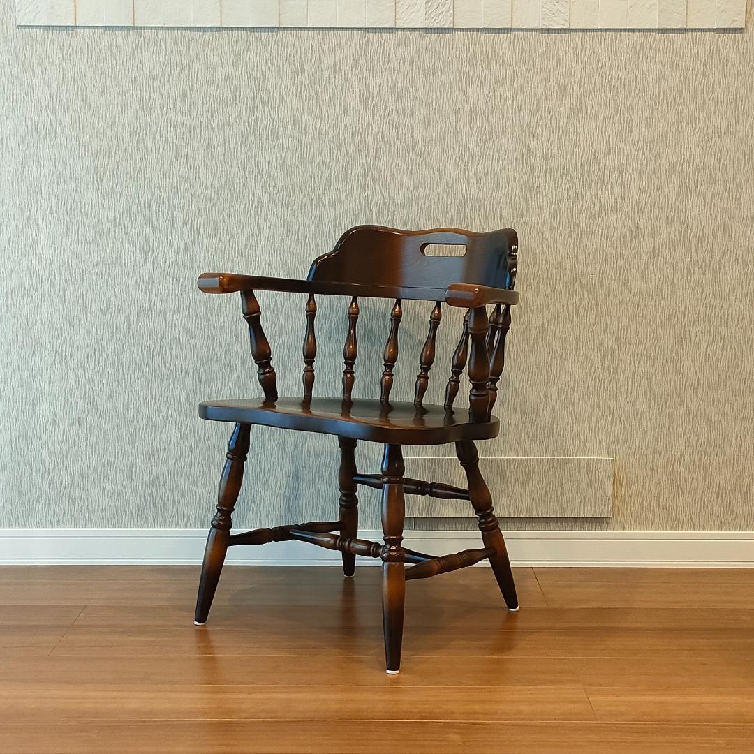 飛騨産業　アームチェア　ダイニングチェア　持ち手　ろくろ脚①