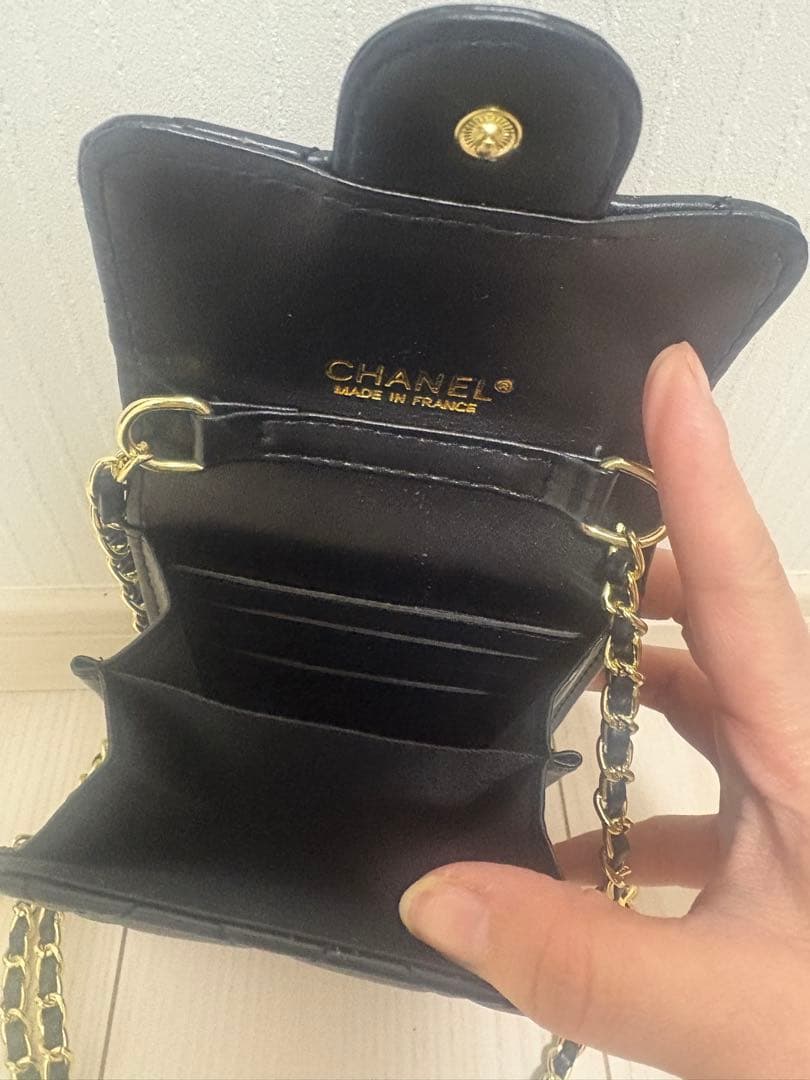 CHANEL ノベルティ スマホショルダー ゴールド