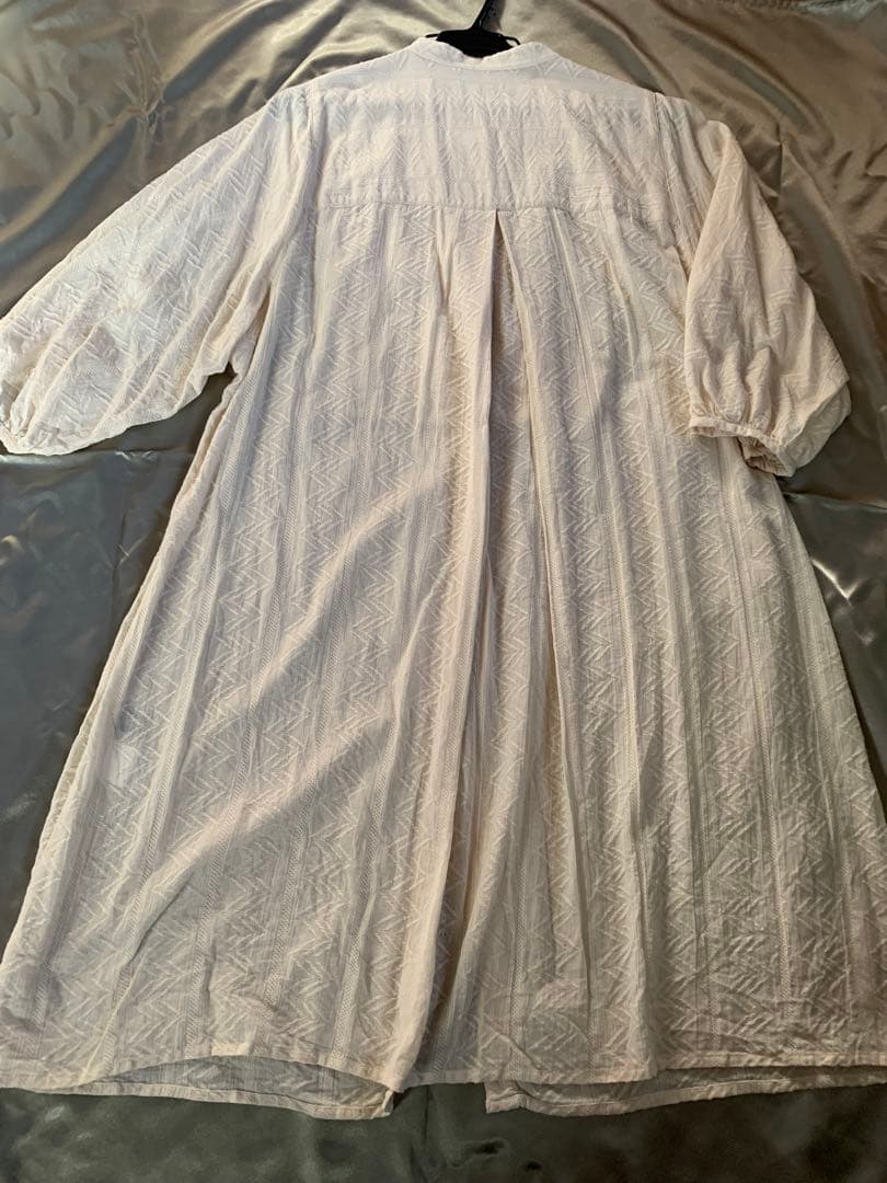 センソユニコ の刺繍入りコットンワンピース