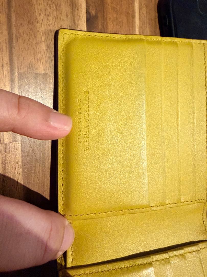 【限定値下げ】BOTTEGA VENETA 二つ折り財布 ブラック イエロー