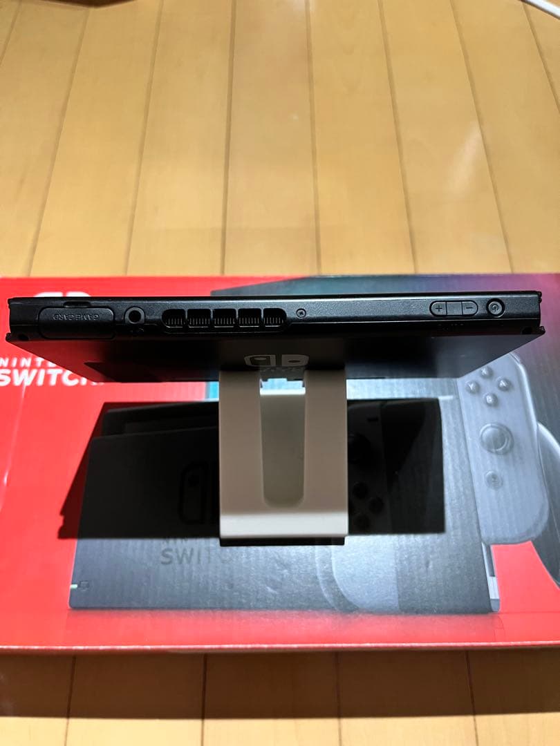 美品　ニンテンドー スイッチ　本体　Nintendo Switch 箱付属品付