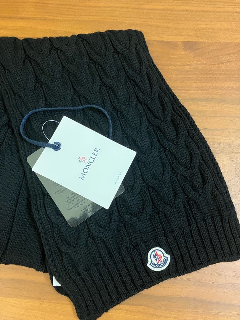 【極美品　本物認証確認済】　モンクレール　マフラー　ブラック
