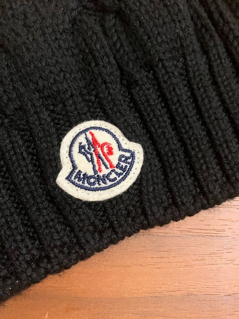 【極美品　本物認証確認済】　モンクレール　マフラー　ブラック