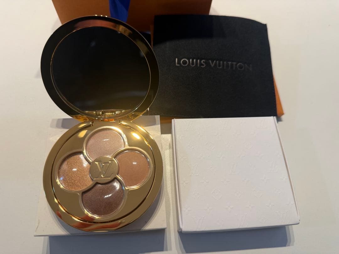 ルイヴィトン　アイシャドウ
