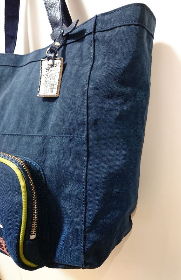 【Alberobello】トートバックブタさん刺繍/チャーム付/ネイビーA4