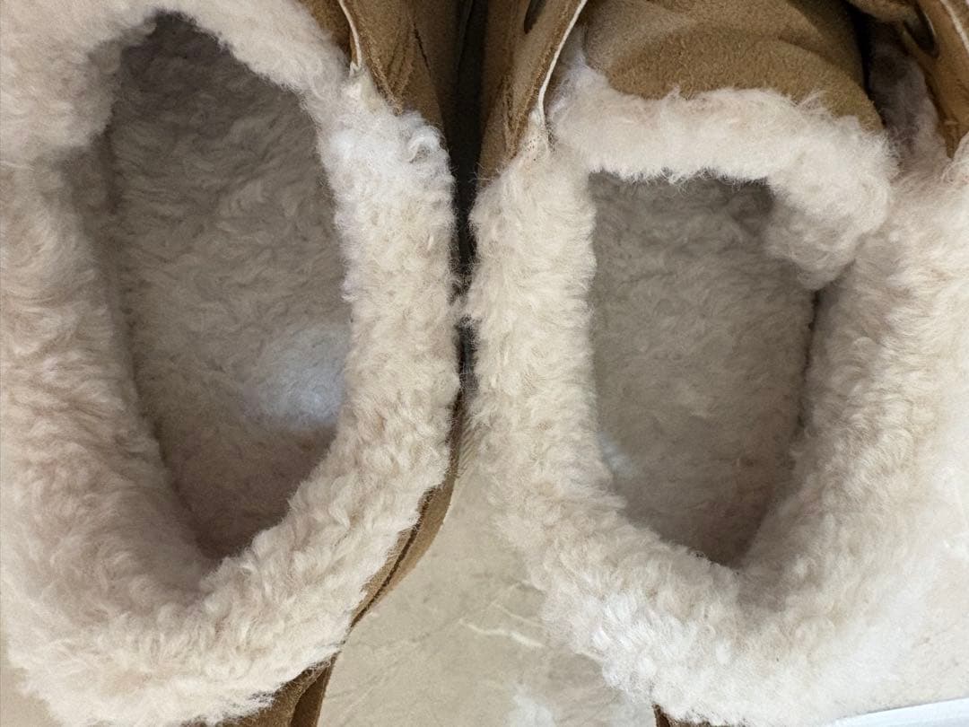 【短時間着用美品】鈴木亜美さんプロデュースもこもこスニーカー