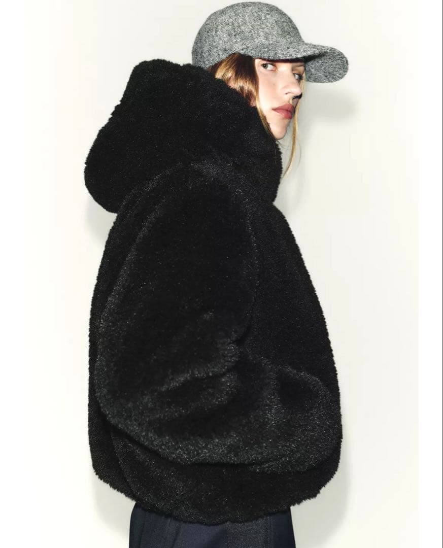 ふわふわ☆ 断熱性☆ 新品 ZARA フード付きエコファージャケット