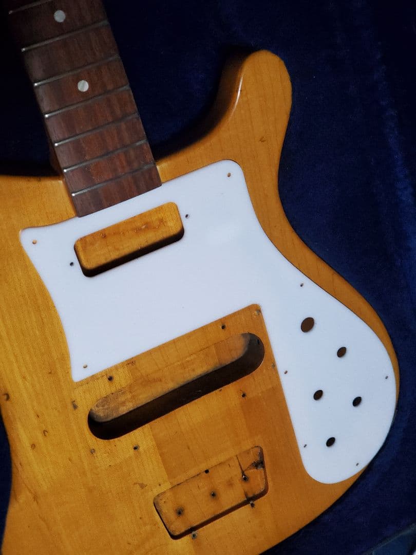 リッケンバッカー4001sコピー　ボディのみ　Fernandes?