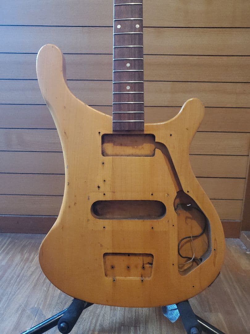 リッケンバッカー4001sコピー　ボディのみ　Fernandes?