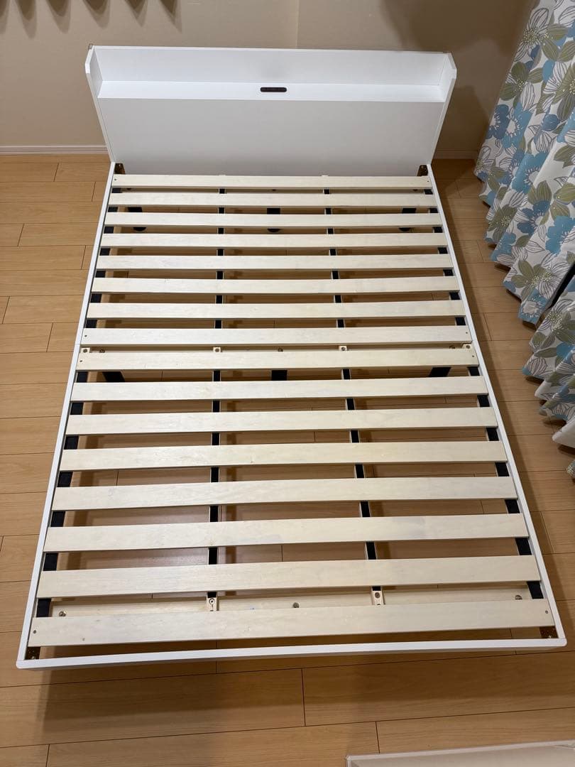 《美品》ニトリ ダブル ベッド ベッドフレーム すのこ 棚付 ホワイト 引取限定