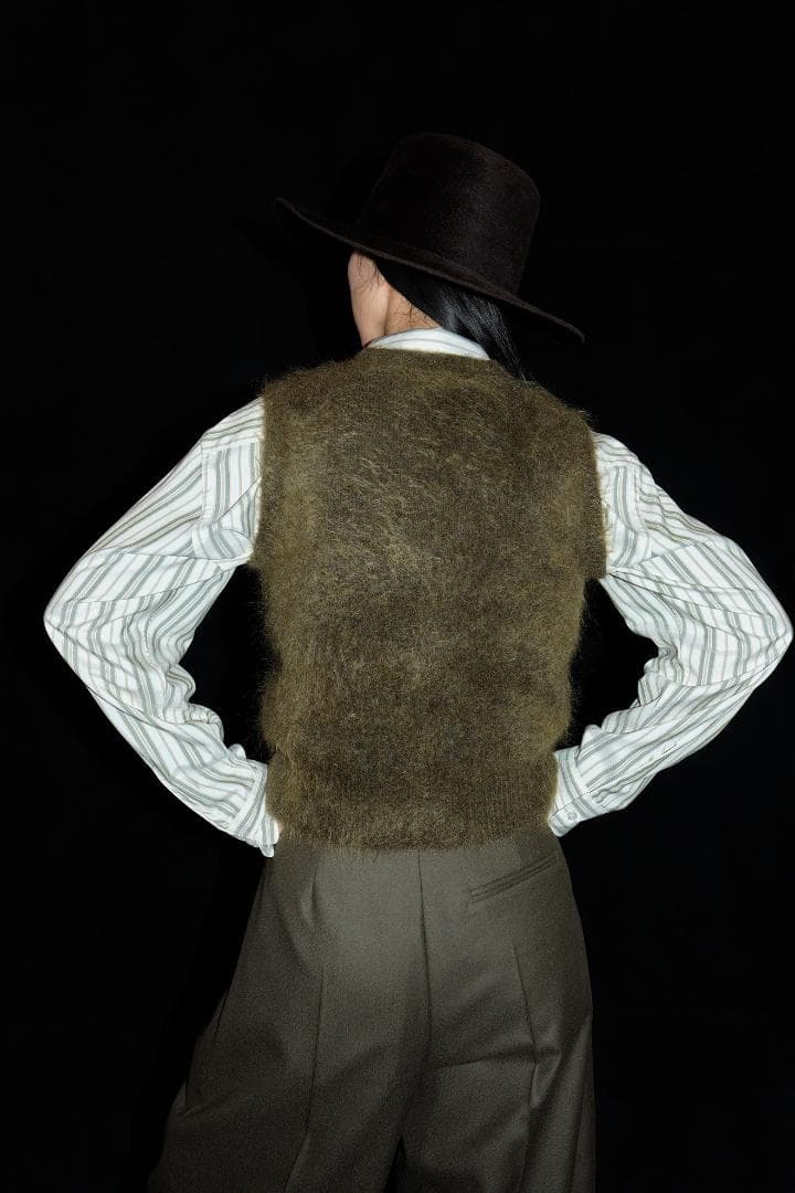 【arib】最終値下げ出品25日まで新品美品 Cristaseya ベスト