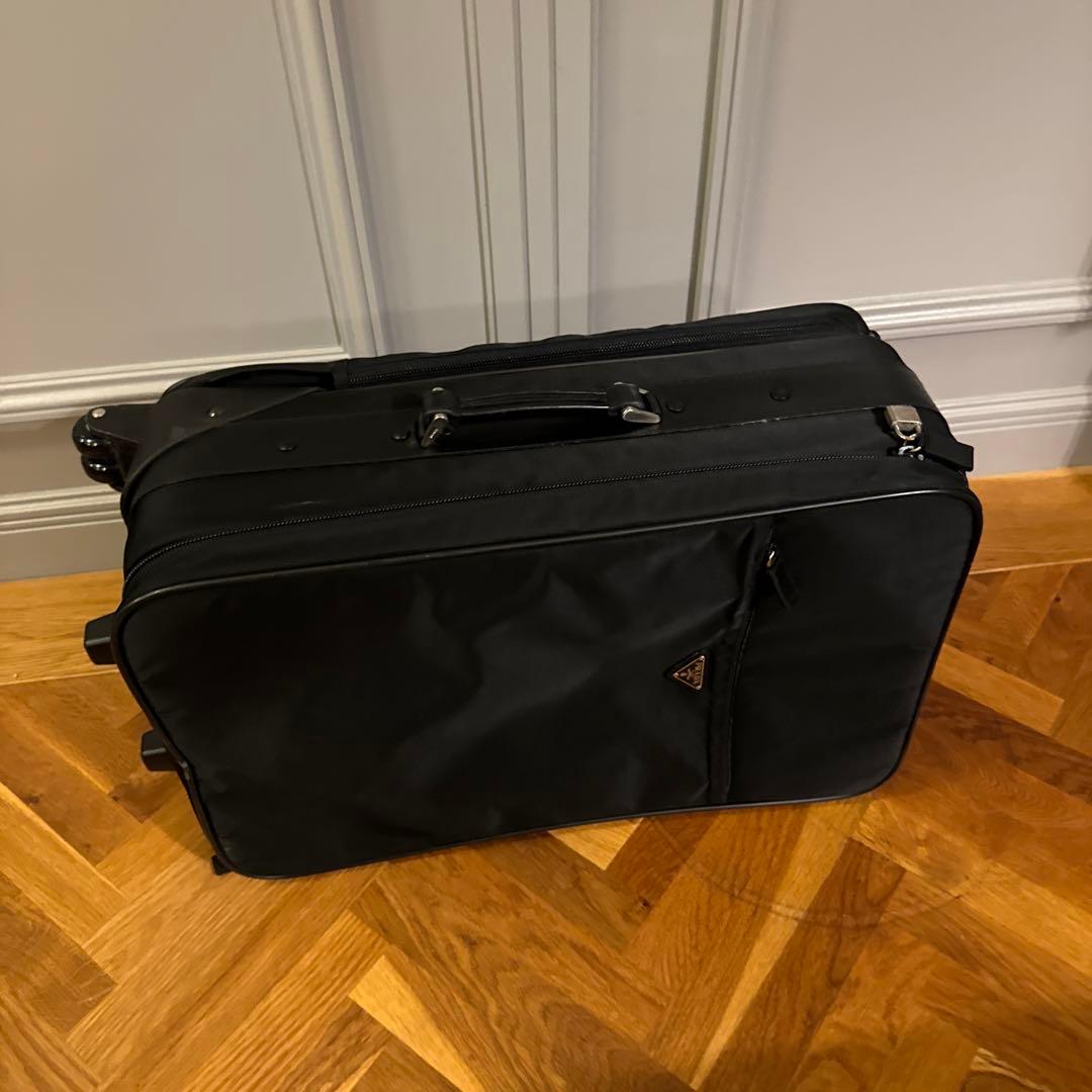 プラダ　キャリーケース　スーツケース