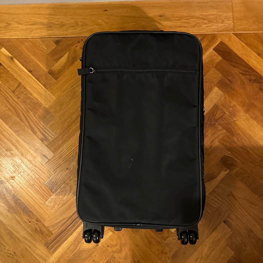 プラダ　キャリーケース　スーツケース