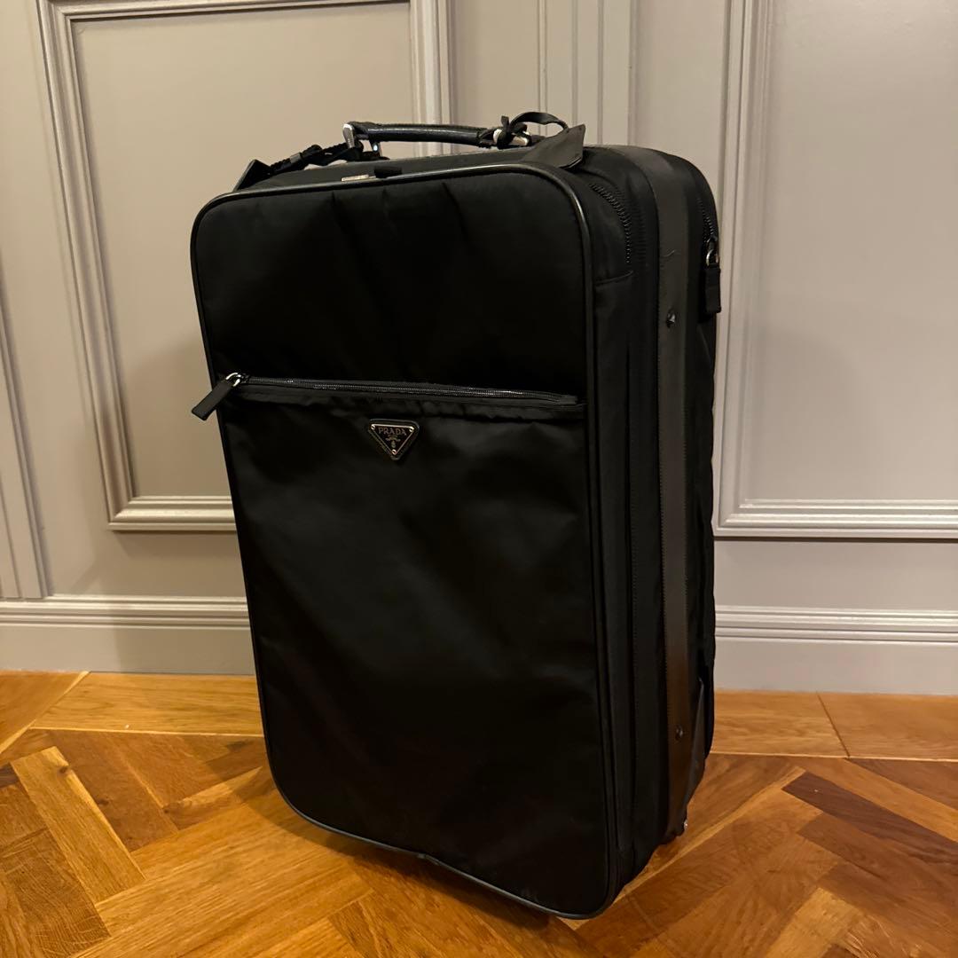 プラダ　キャリーケース　スーツケース