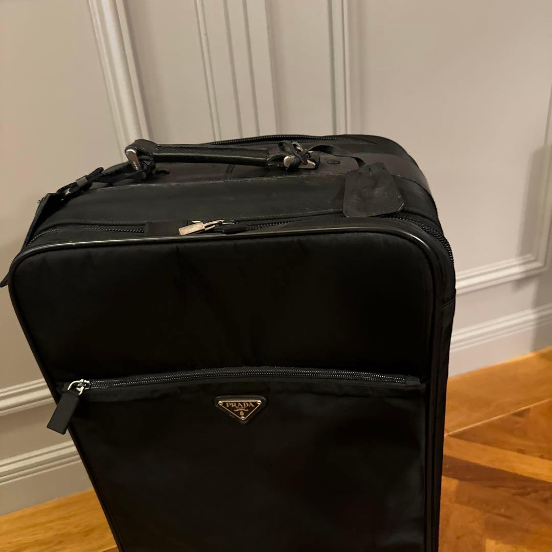 プラダ　キャリーケース　スーツケース